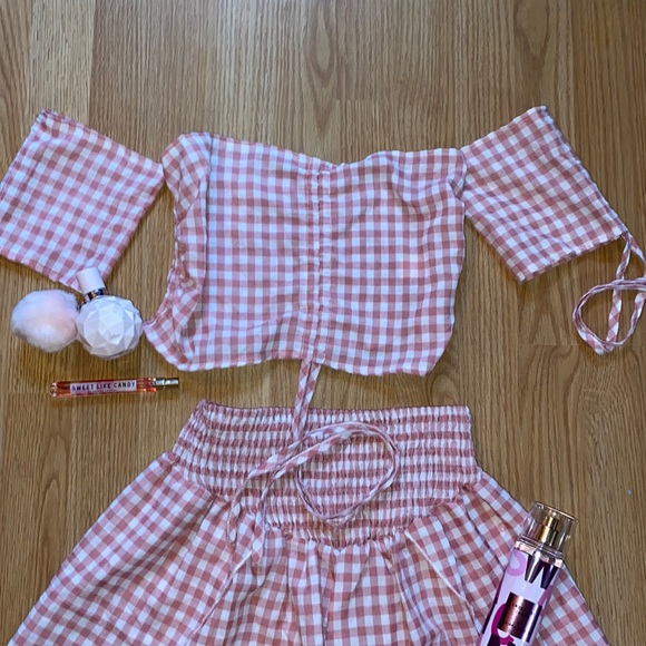 Beautiful pink gingham 2 piece - Picture 1 of 3